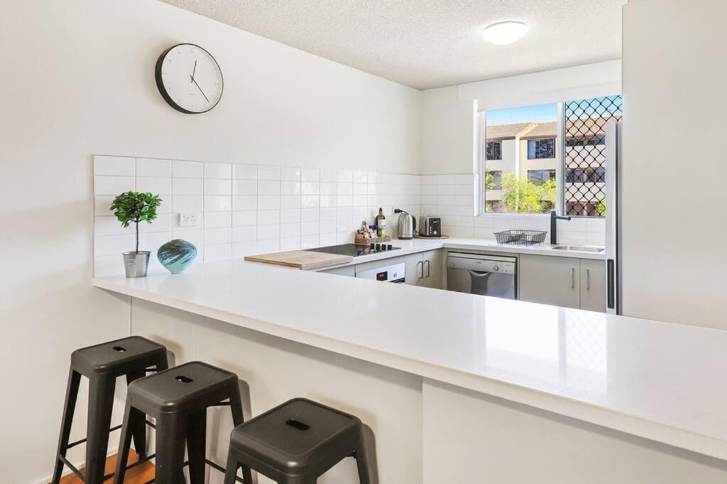 Beachfront Gem In Burleigh Heads Perfect Location Apartment Gold Coast Exterior photo