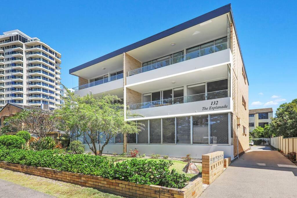 Beachfront Gem In Burleigh Heads Perfect Location Apartment Gold Coast Exterior photo