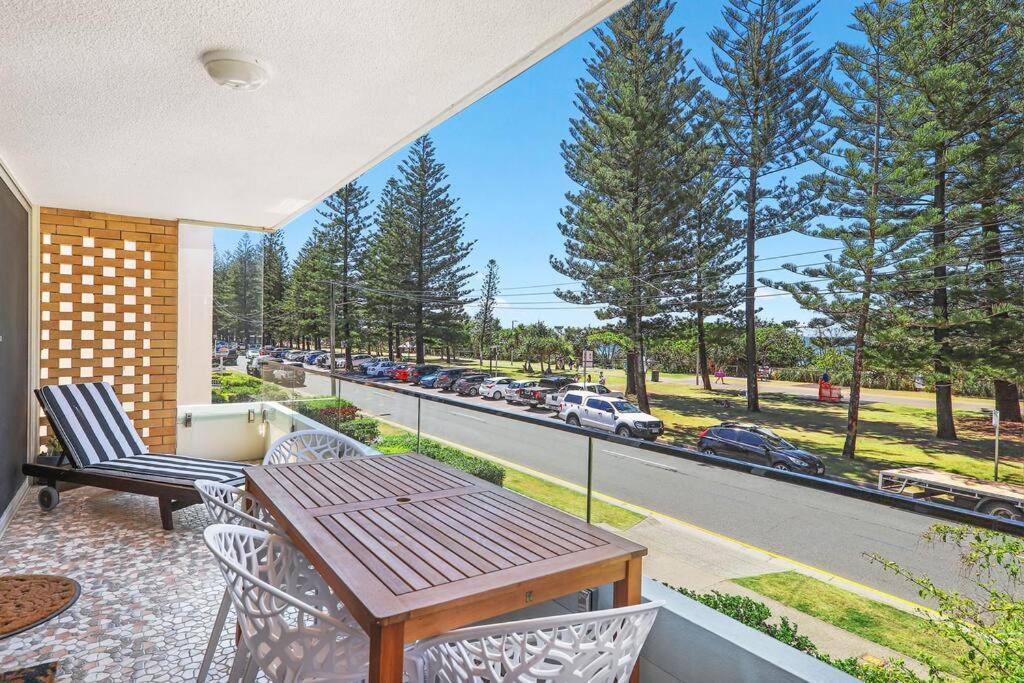 Beachfront Gem In Burleigh Heads Perfect Location Apartment Gold Coast Exterior photo