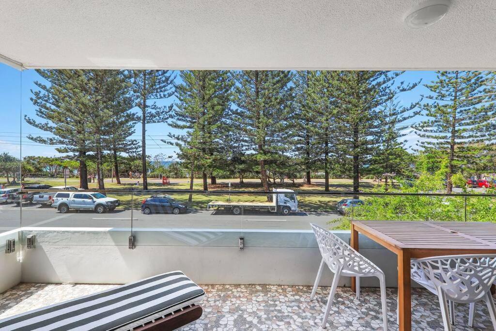 Beachfront Gem In Burleigh Heads Perfect Location Apartment Gold Coast Exterior photo