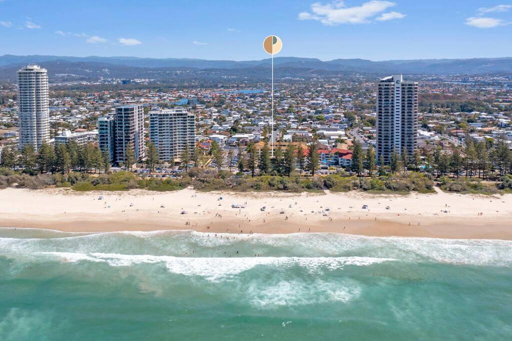 Beachfront Gem In Burleigh Heads Perfect Location Apartment Gold Coast Exterior photo