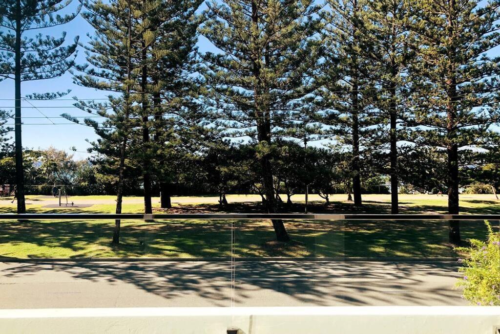 Beachfront Gem In Burleigh Heads Perfect Location Apartment Gold Coast Exterior photo